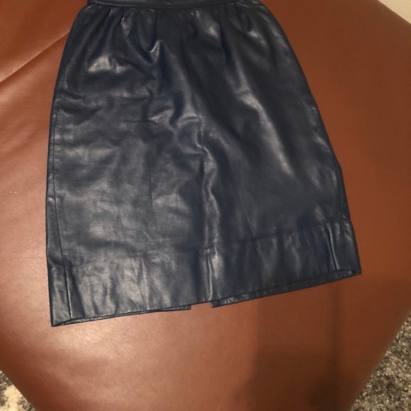 1970s to 1980s Emanuel Ungaro Parallele Paris Navy Blue Leather Skirt Size XS/S - Picture 4 of 11